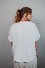 Lade das Bild in den Galerie-Viewer, oversized frauen-shirt - "stay hydrated" - on demand
