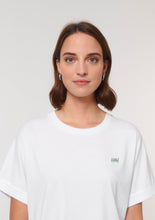 Lade das Bild in den Galerie-Viewer, shirt - "die selbstbestimmte" - weiß