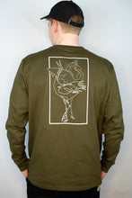 Lade das Bild in den Galerie-Viewer, longsleeve - "tanzende kraniche" - dunkelgrün