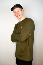 Lade das Bild in den Galerie-Viewer, longsleeve - "tanzende kraniche" - dunkelgrün