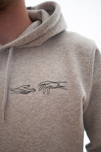 Lade das Bild in den Galerie-Viewer, pullover - "berührt" - hellgrau